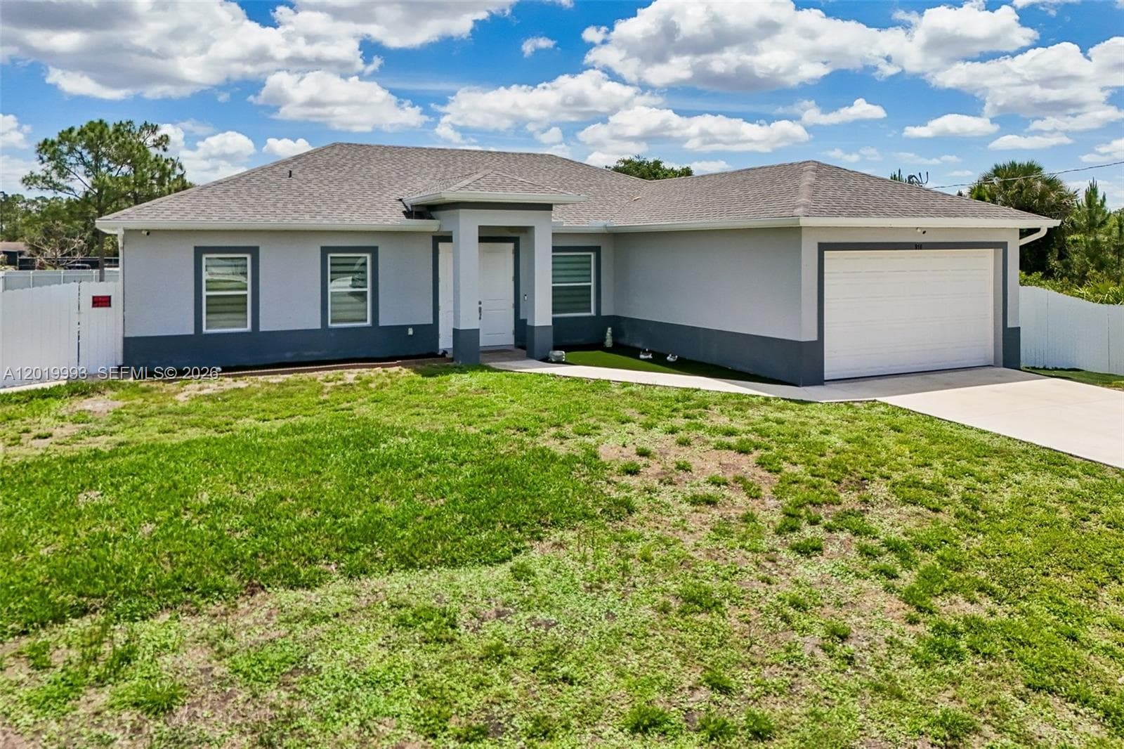 910 Richmond Ave N, Lehigh Acres, FL 33972 photo 4