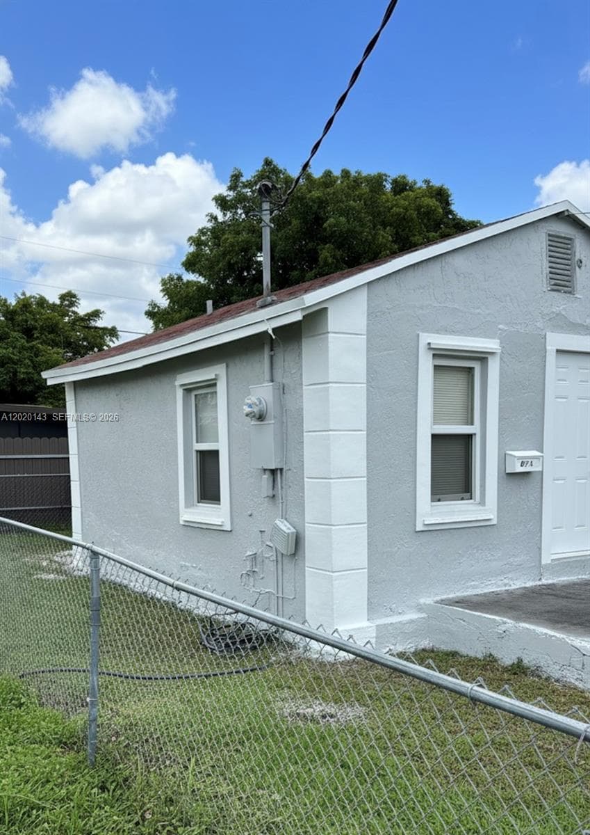 2103 NW 57th St, Miami, FL 33142 photo 2