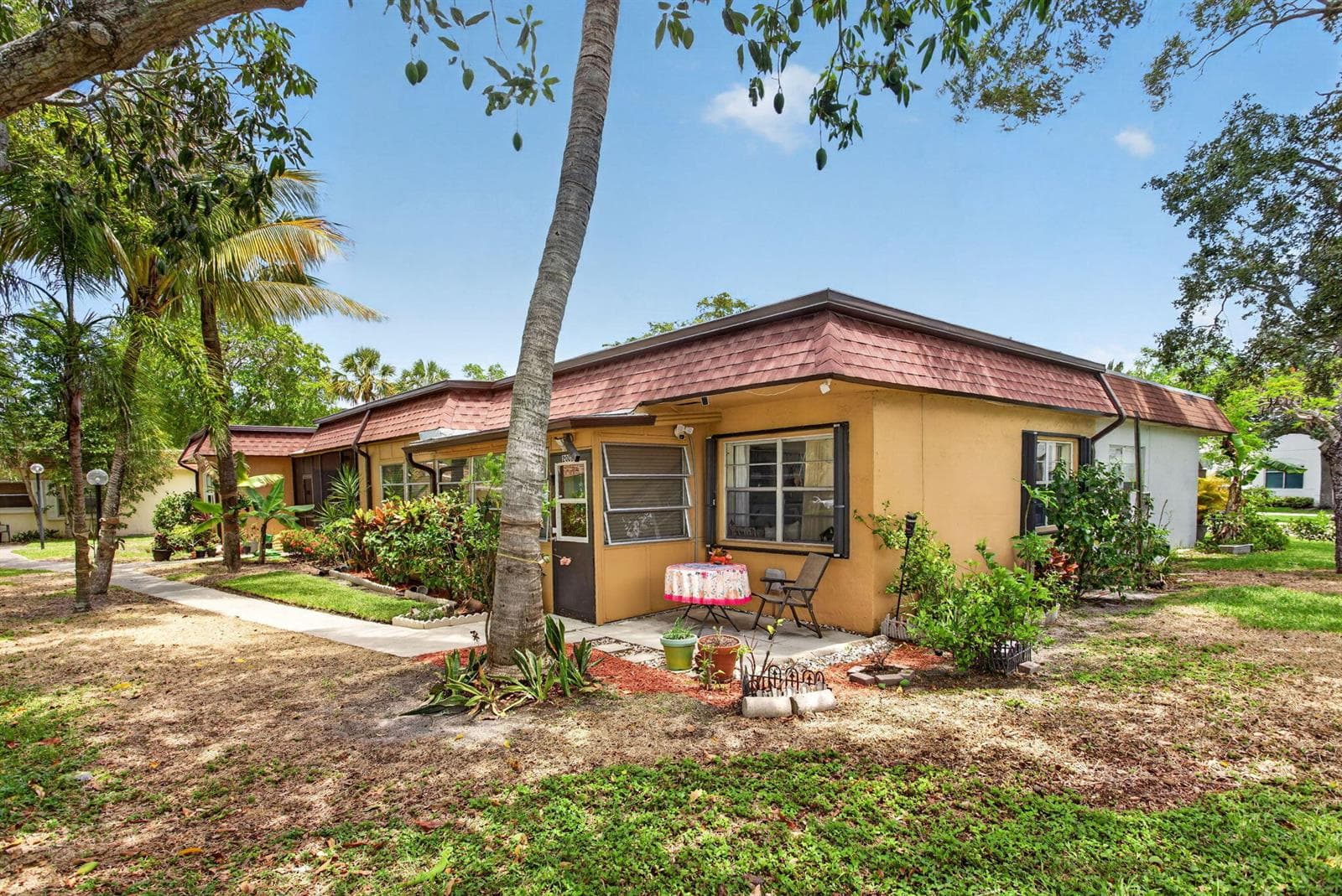 2002 SW Natura Boulevard # B, Deerfield Beach, FL 33441 photo 2