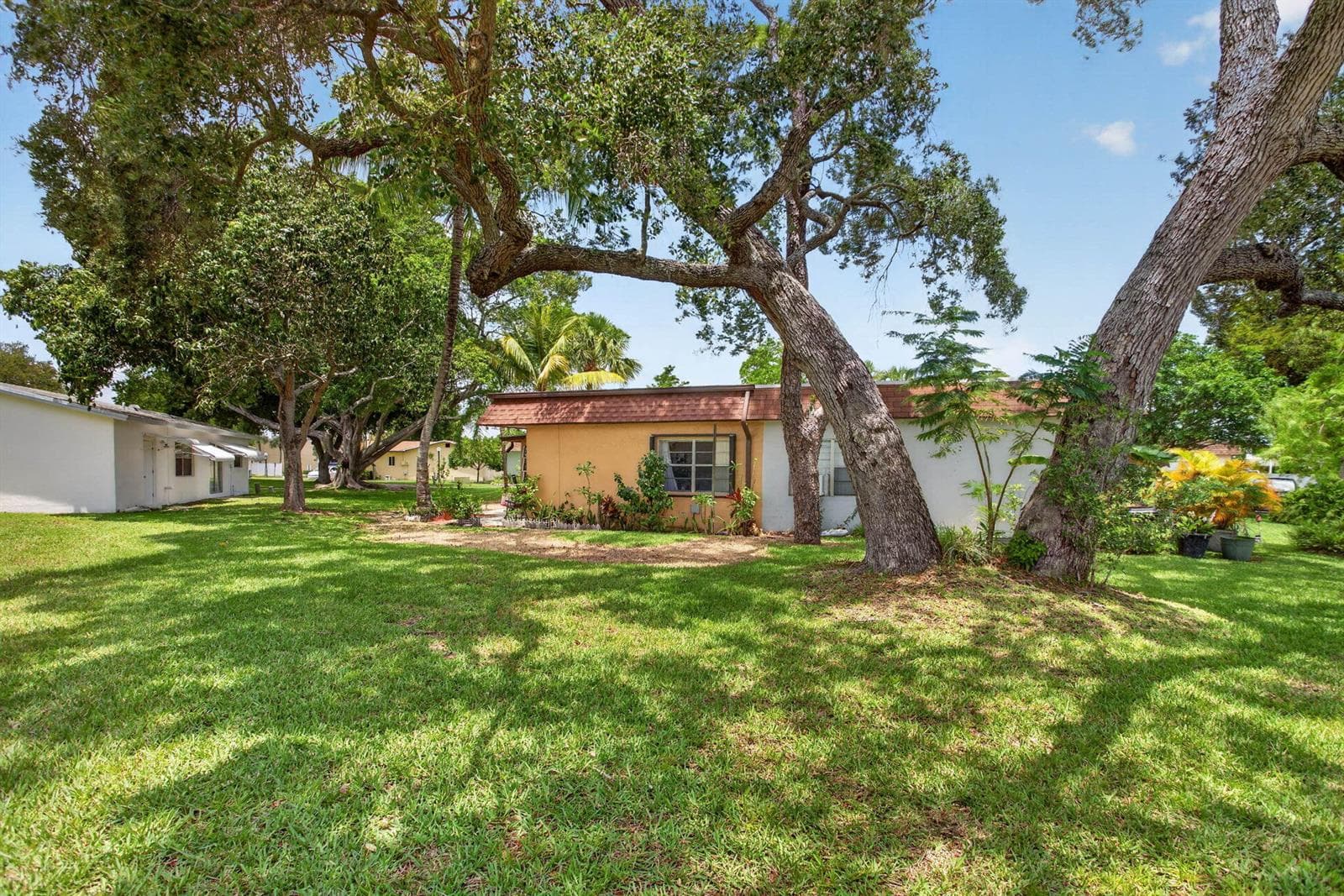 2002 SW Natura Boulevard # B, Deerfield Beach, FL 33441 photo 3