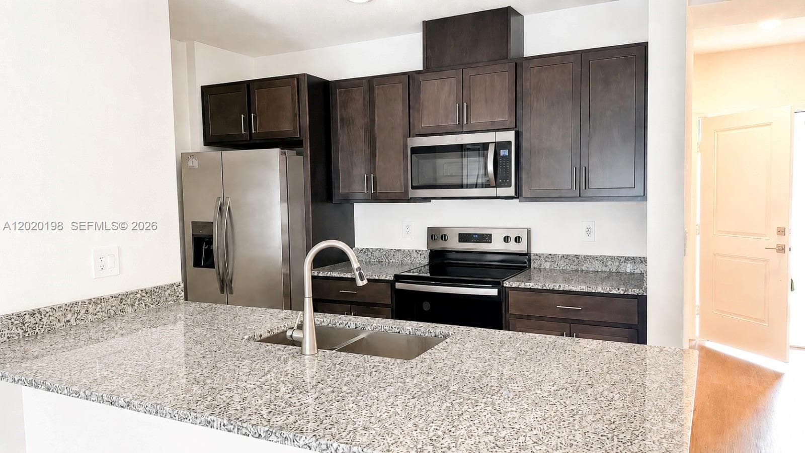 9383 Westside Hills Dr, Other City - In The State Of Florida, FL 33896 photo 2