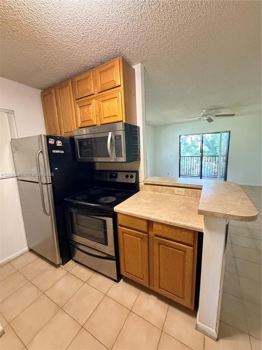588 Trace Cir # 202, Deerfield Beach, FL 33441 photo 4