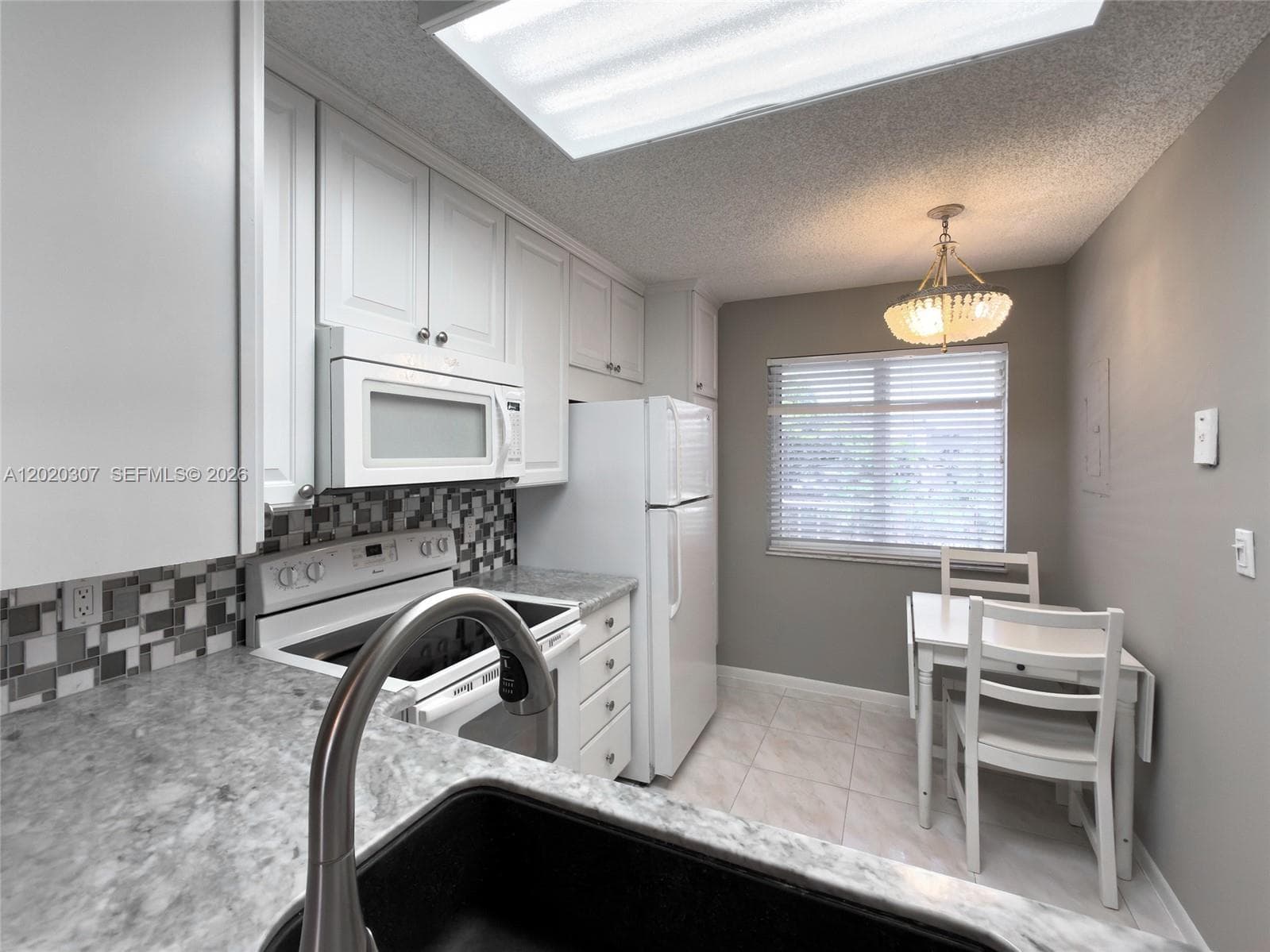 7145 Huntington Ln # 303, Delray Beach, FL 33446 photo 5