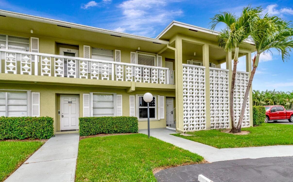 1140 Mahogany Way # 204, Delray Beach, FL 33445 photo 2
