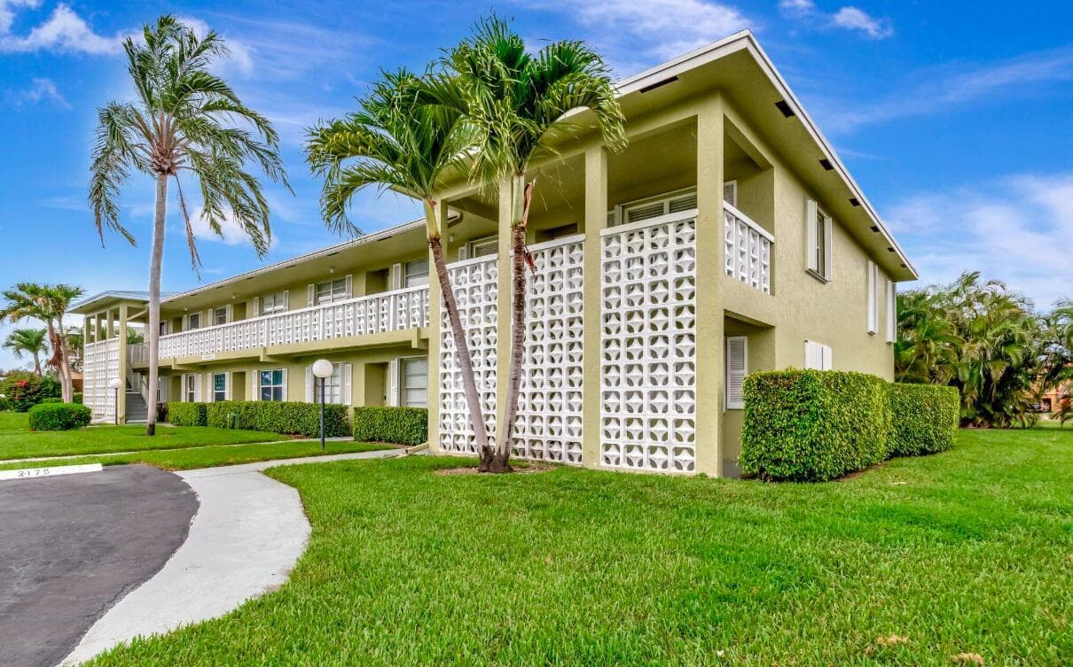 1140 Mahogany Way # 204, Delray Beach, FL 33445 photo 4