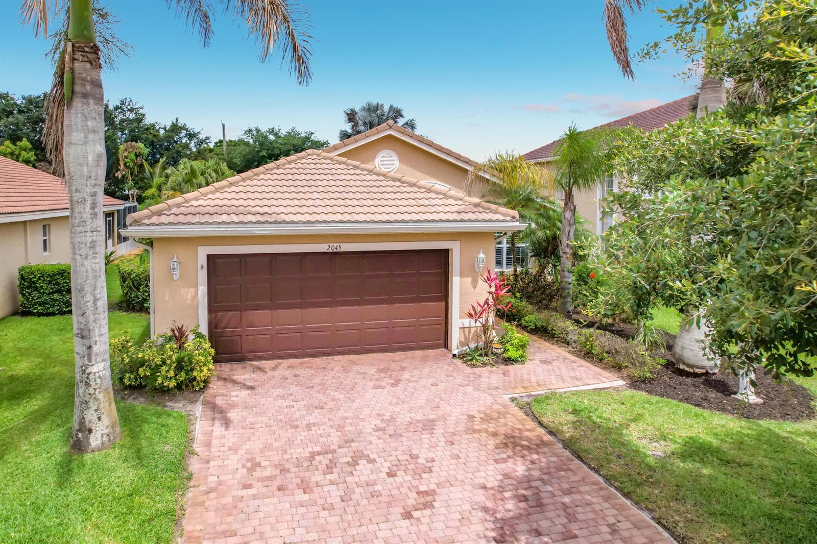 2045 Grey Falcon Circle SW, Vero Beach, FL 32962 photo 2