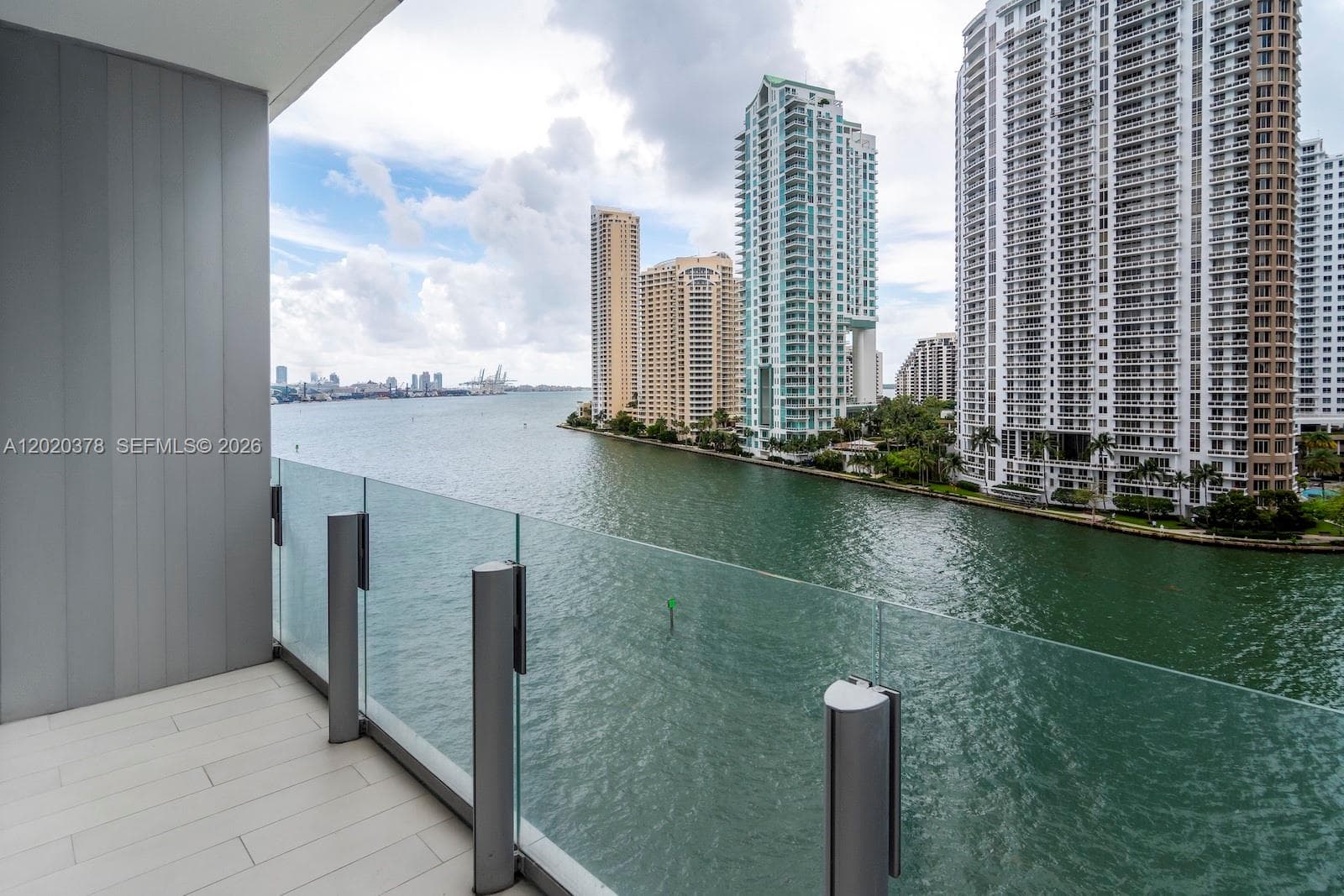 300 Biscayne Boulevard Way # 802E, Miami, FL 33131 photo 3