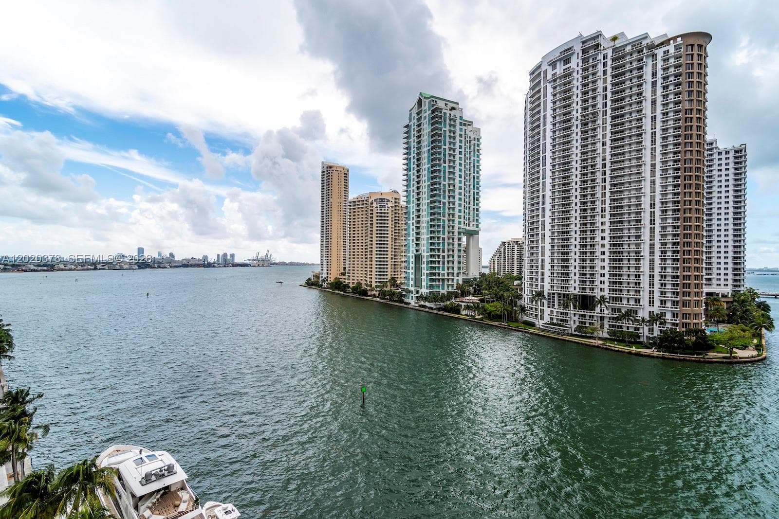 300 Biscayne Boulevard Way # 802E, Miami, FL 33131 photo 4