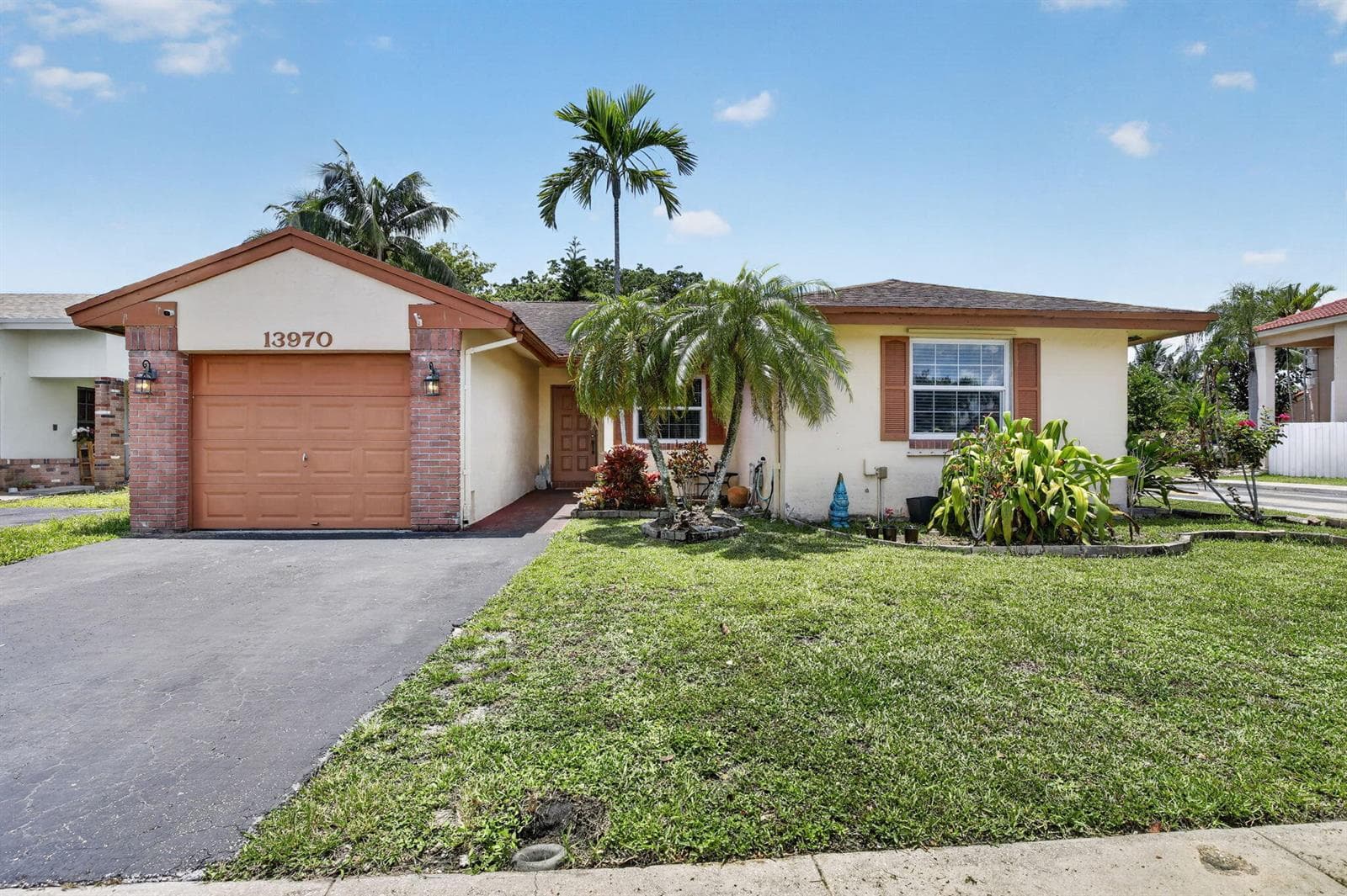 13970 Oaklawn Place, Davie, FL 33325 photo 2
