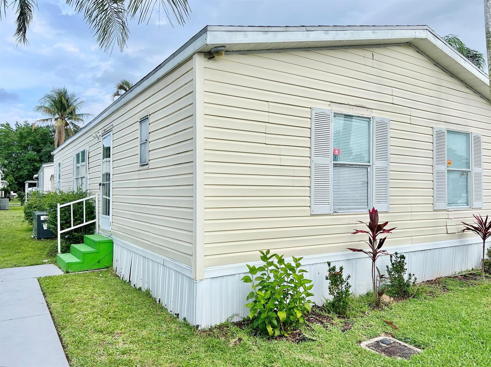 183 Plantation Boulevard, Lake Worth, FL 33467 photo 2