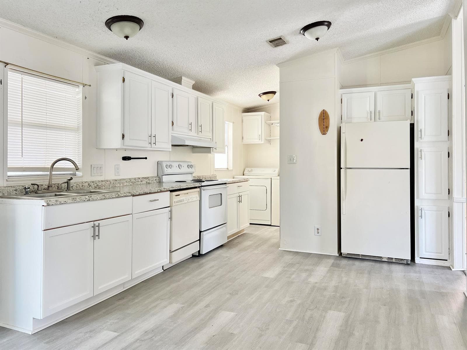 183 Plantation Boulevard, Lake Worth, FL 33467 photo 4