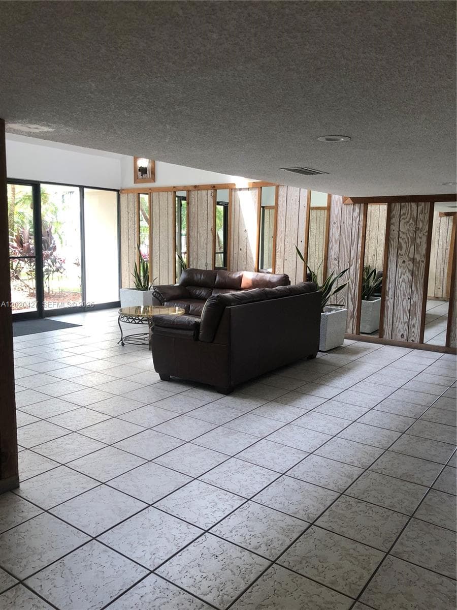 210 Lakeview Dr # 207, Weston, FL 33326 photo 3