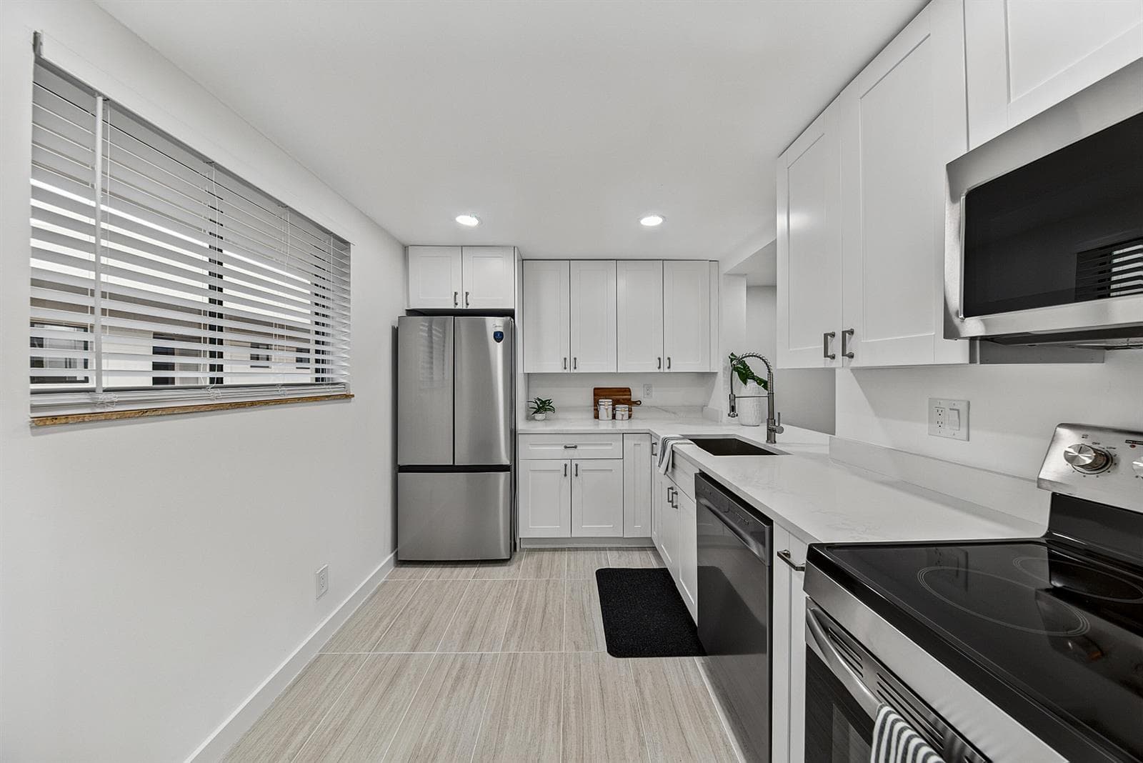 5220 Las Verdes Circle # 317, Delray Beach, FL 33484 photo 3