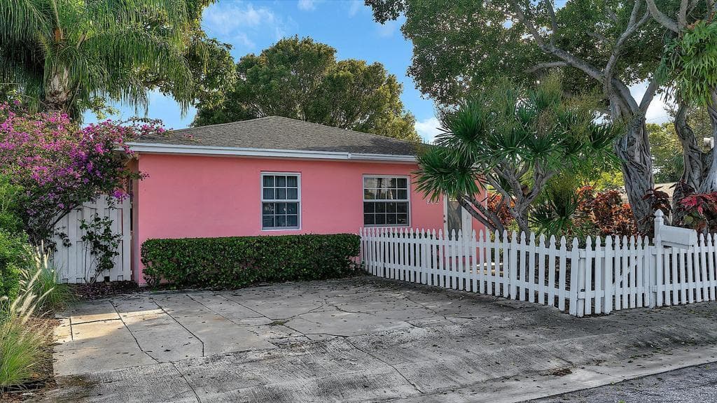802 N J Street, FL 33460 photo 3