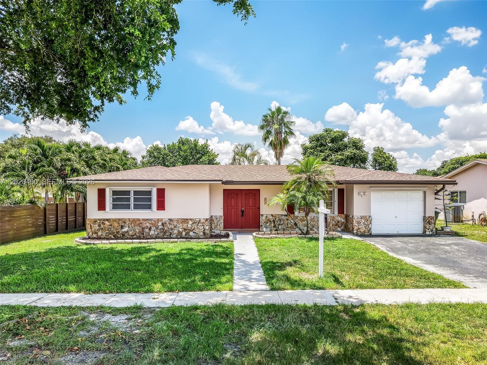 500 NW 96th Ter, Pembroke Pines, FL 33024