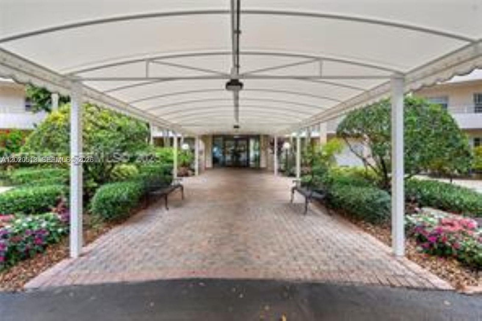 3800 Oaks Clubhouse Dr # 307, Pompano Beach, FL 33069 photo 2