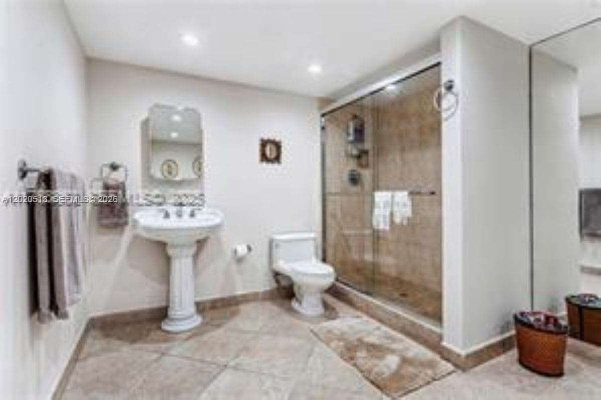 3800 Oaks Clubhouse Dr # 307, Pompano Beach, FL 33069 photo 5