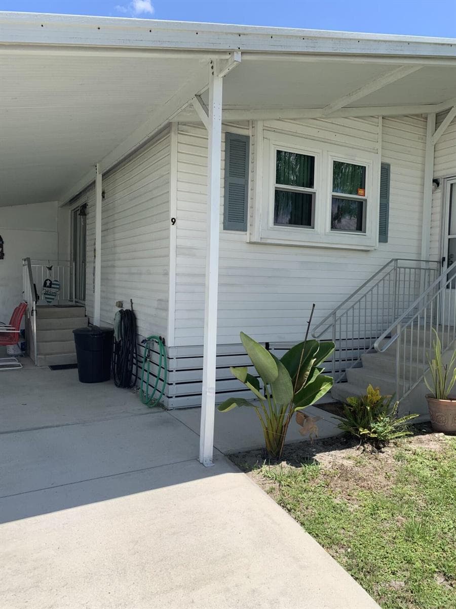 9 Universidad Lane, Port St. Lucie, FL 34952 photo 4