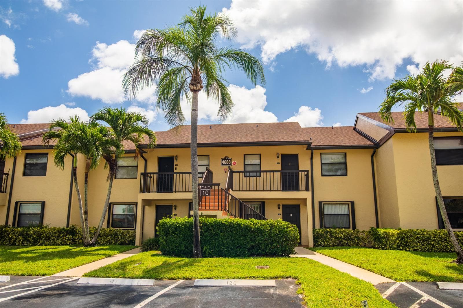 4688 Lucerne Lakes Blvd Boulevard E # 104, Lake Worth, FL 33467 photo 2