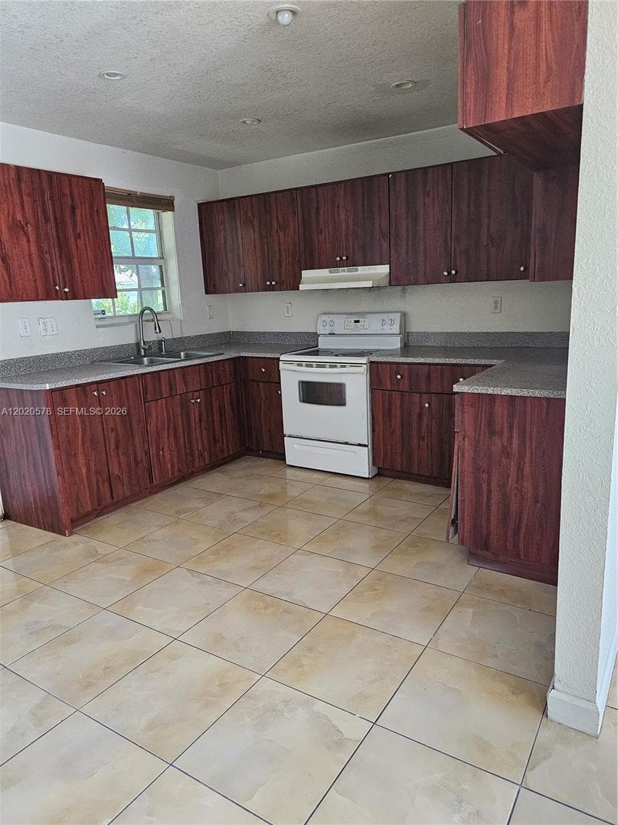 15700 NW 37th Pl, Miami Gardens, FL 33054 photo 3