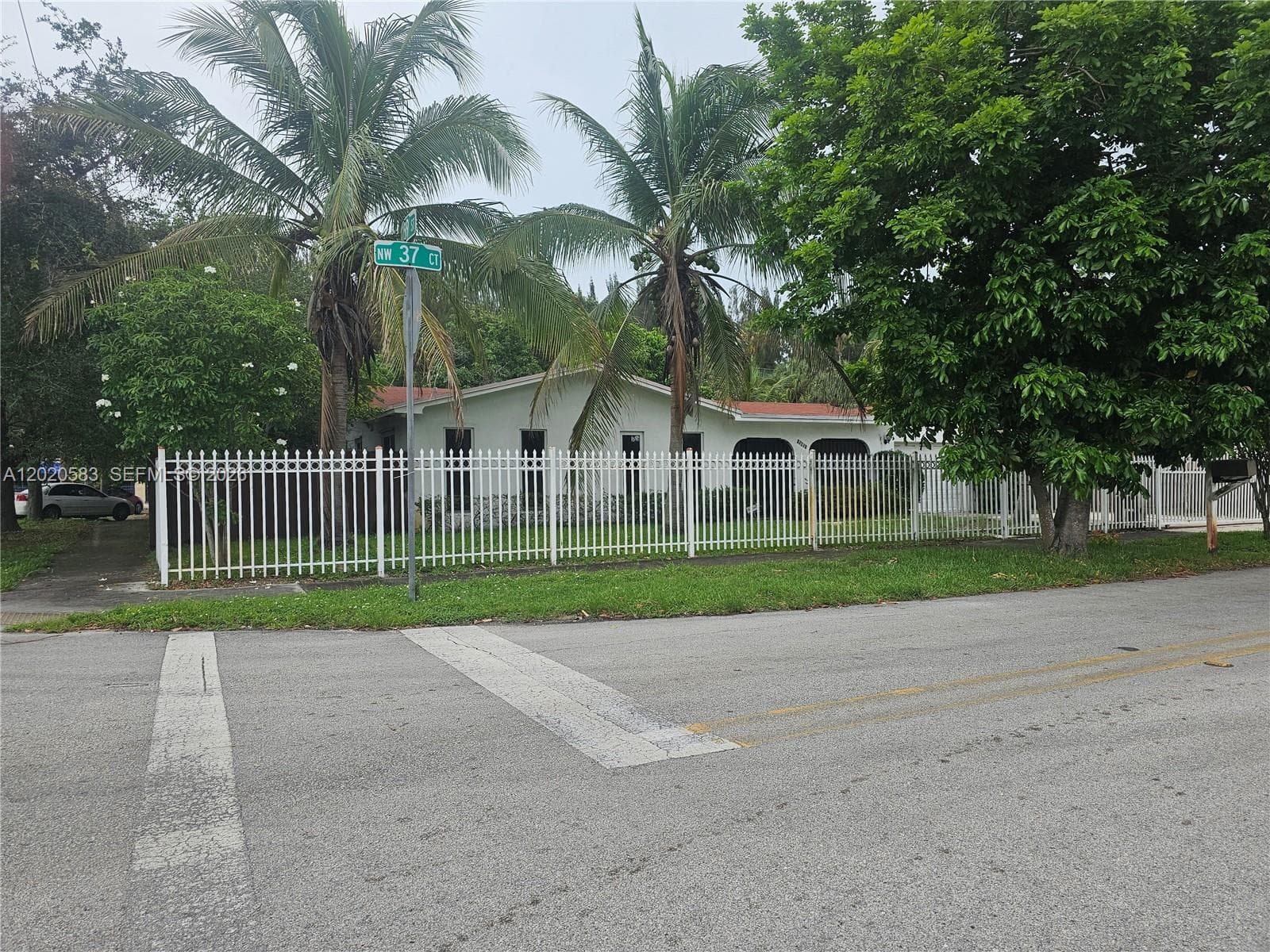 15851 NW 37th Ct, Miami Gardens, FL 33054 photo 2