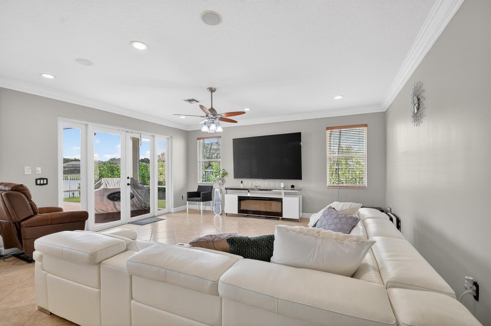 2214 Ridgewood Circle, Royal Palm Beach, FL 33411 photo 5