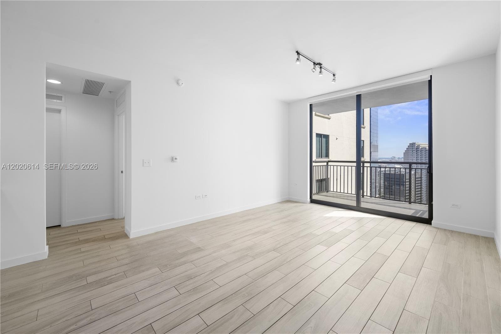 999 SW 1st Ave # 2911, Miami, FL 33130 photo 2