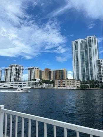 800 Parkview Dr # 406, Hallandale Beach, FL 33009 photo 4