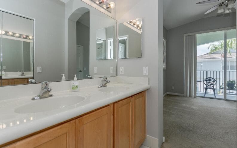 3019 Laurel Ridge Circle, Riviera Beach, FL 33404 photo 3