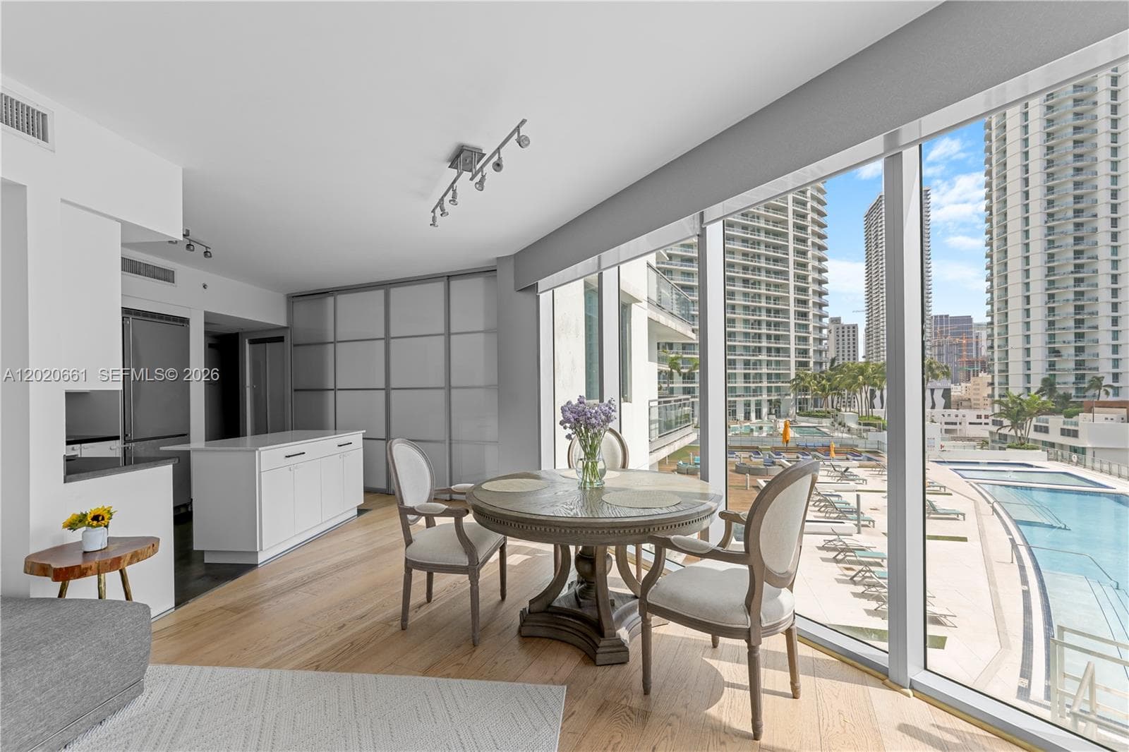 92 SW 3rd St # 1201, Miami, FL 33130 photo 2
