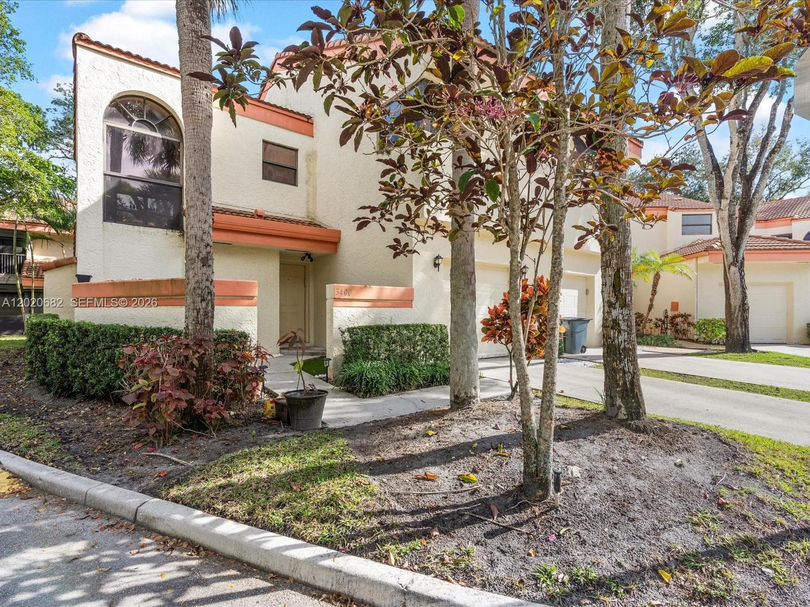 3400 Emerald Oaks Dr # 801, Hollywood, FL 33021 photo 2