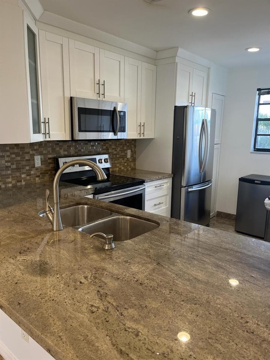 283 NW 36th Avenue, Deerfield Beach, FL 33442 photo 4