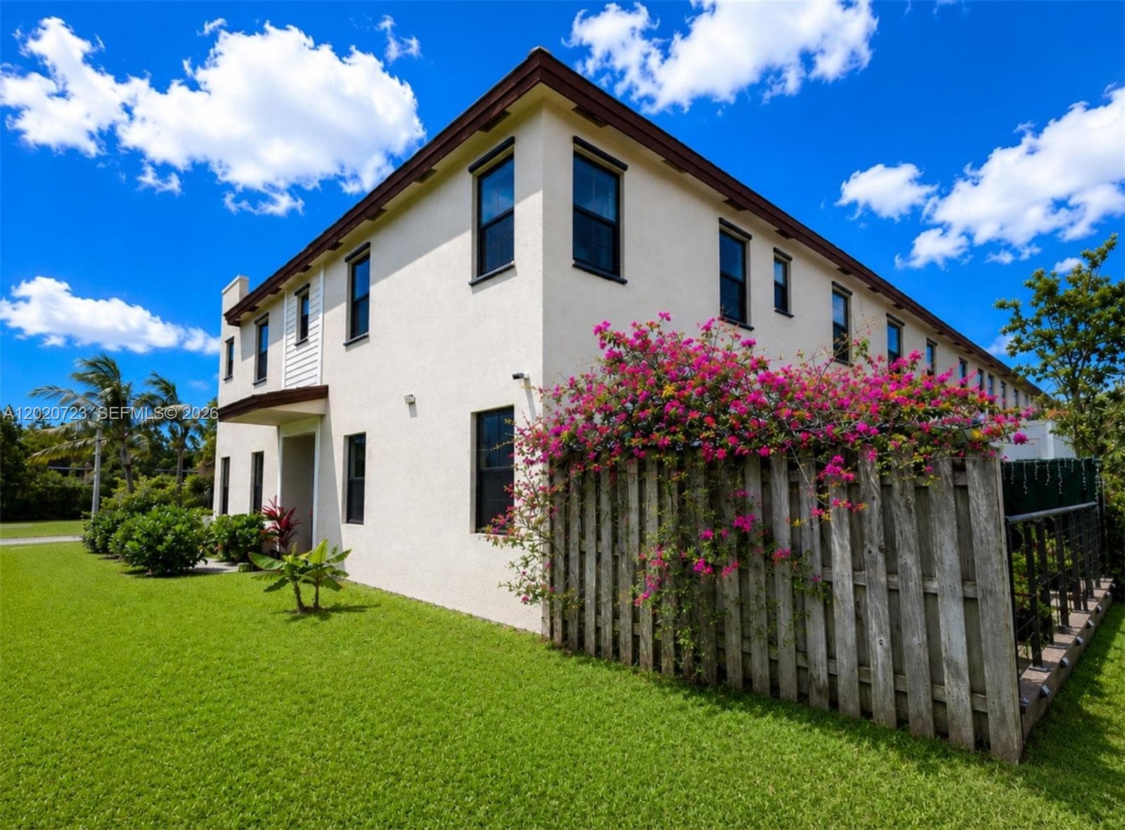 20636 NE 5th Pl, Miami, FL 33179 photo 5