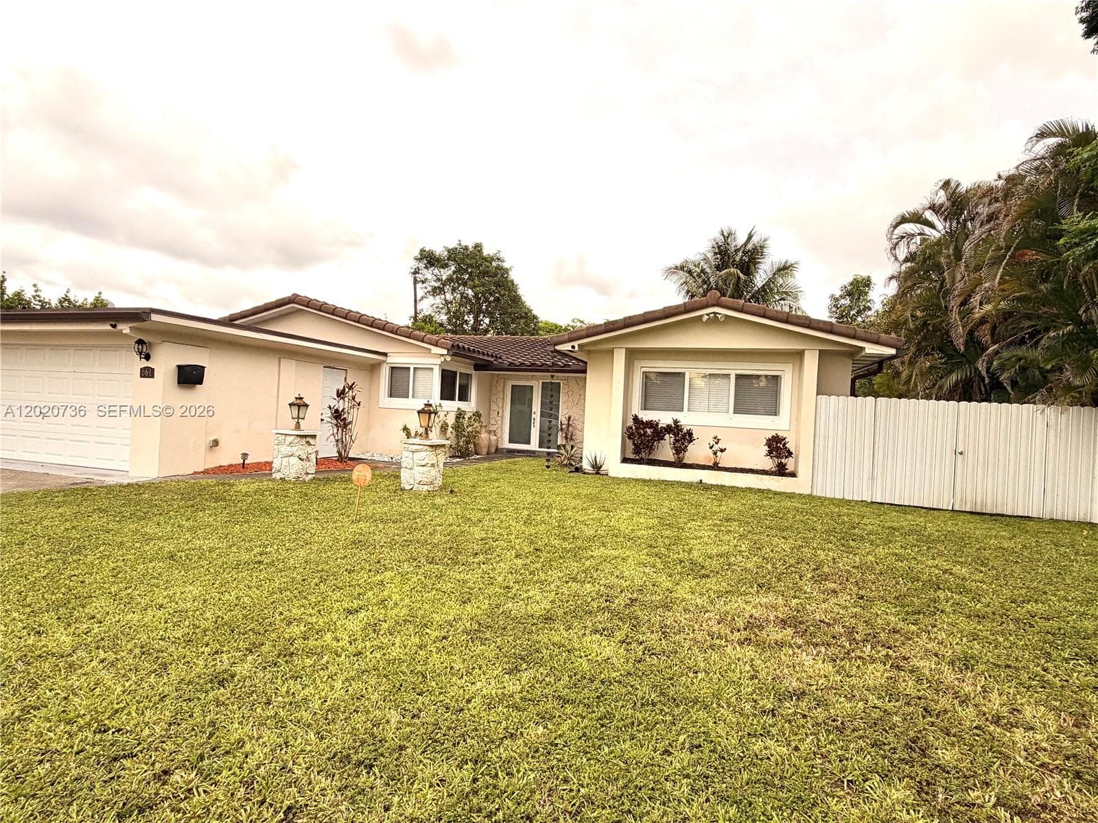 661 SW 67th Ave, Pembroke Pines, FL 33023 photo 2