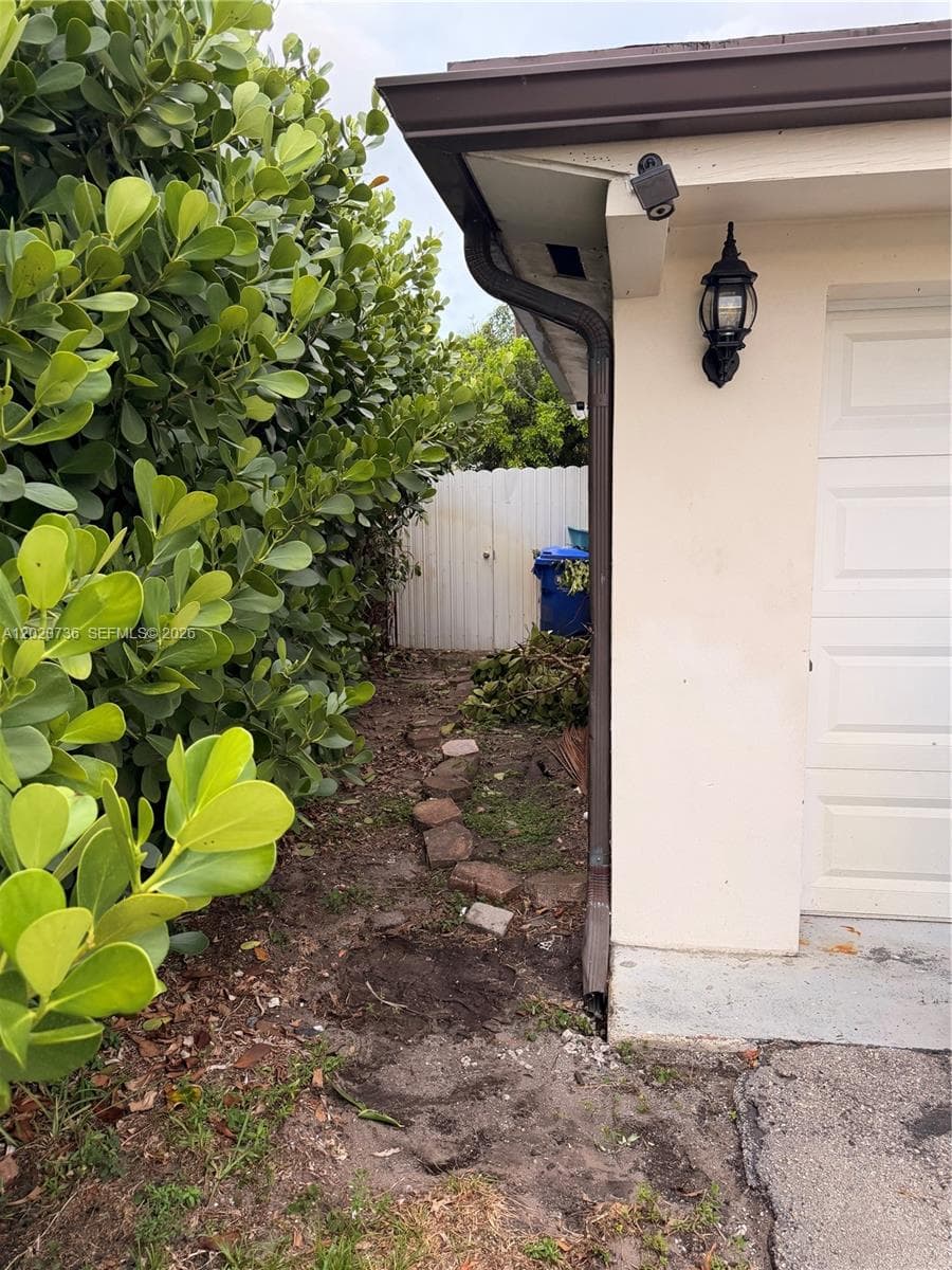 661 SW 67th Ave, Pembroke Pines, FL 33023 photo 3