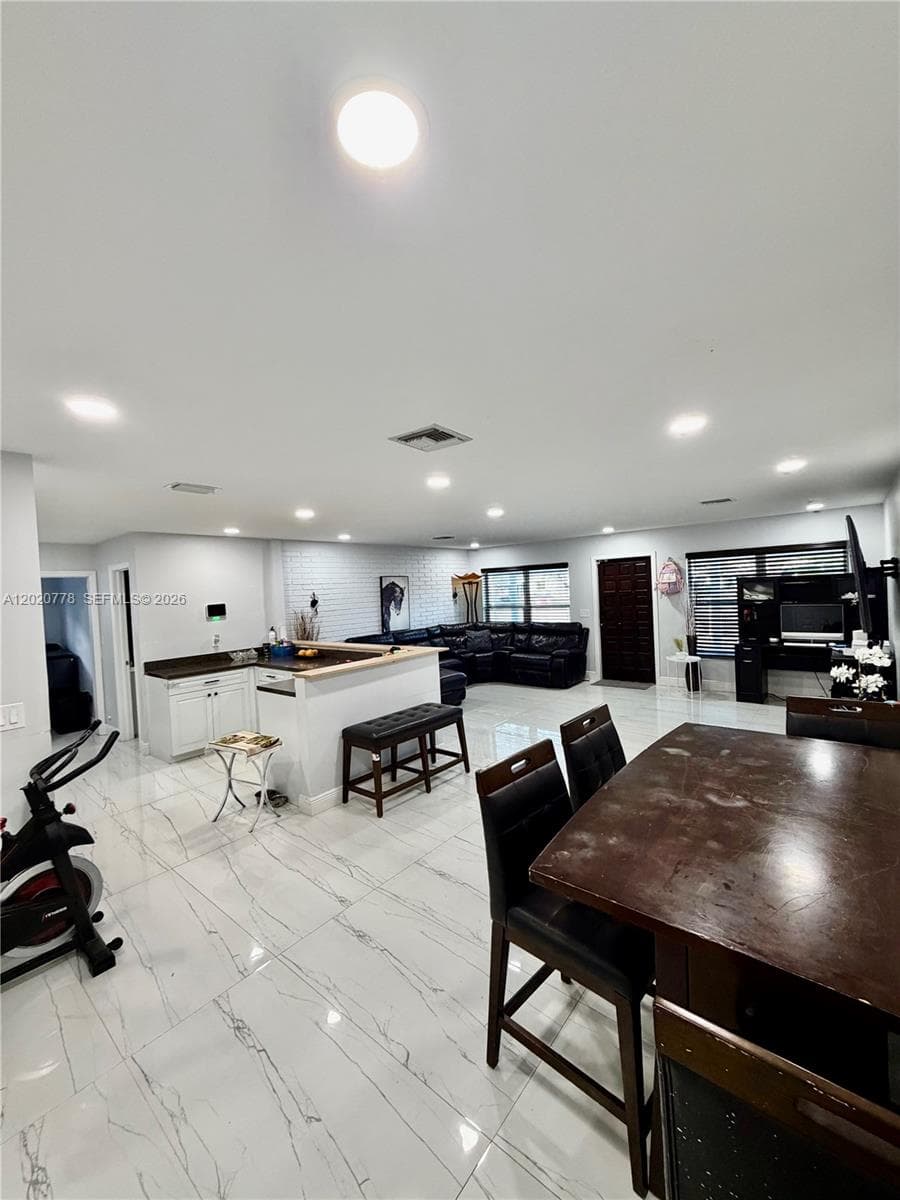 518 NW 47th Ct, Oakland Park, FL 33309 photo 5