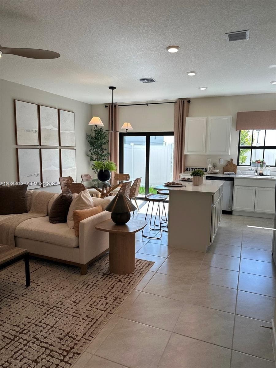 853 SW 12th St, Florida City, FL 33034 photo 4
