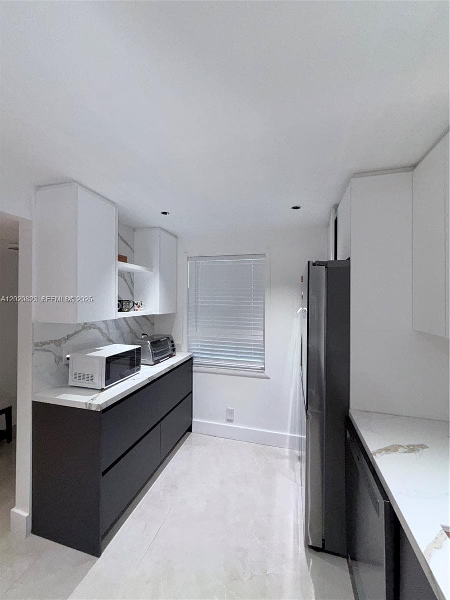 605 Oaks Dr # 307, Pompano Beach, FL 33069 photo 3