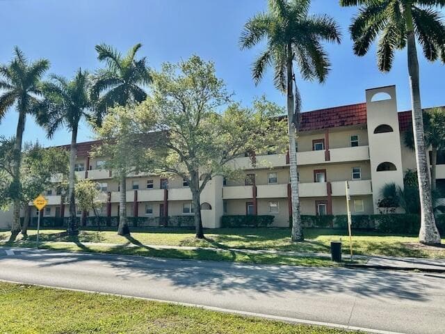 7960 Sunrise Lakes Drive N # 205, Sunrise, FL 33322 photo 2
