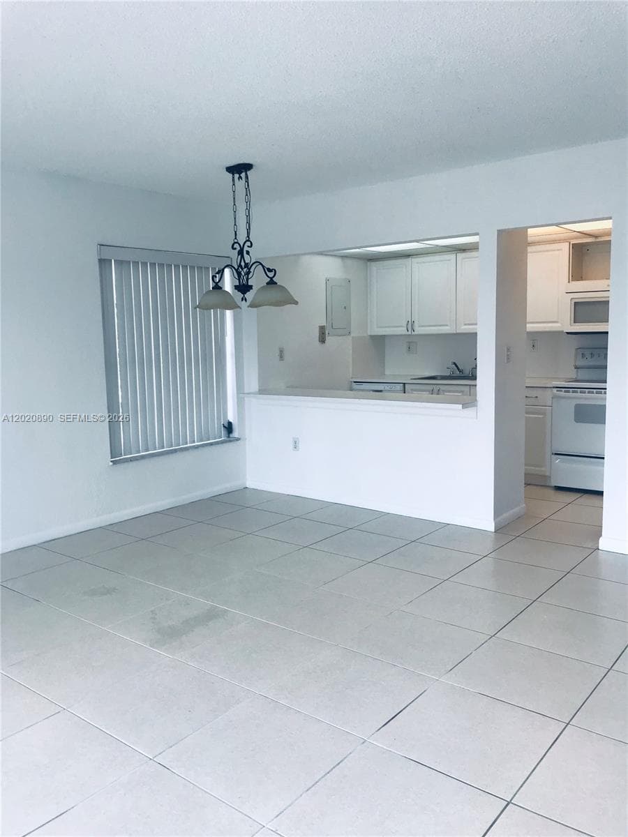 17600 NW 68th Ave # B3006, Hialeah, FL 33015 photo 2