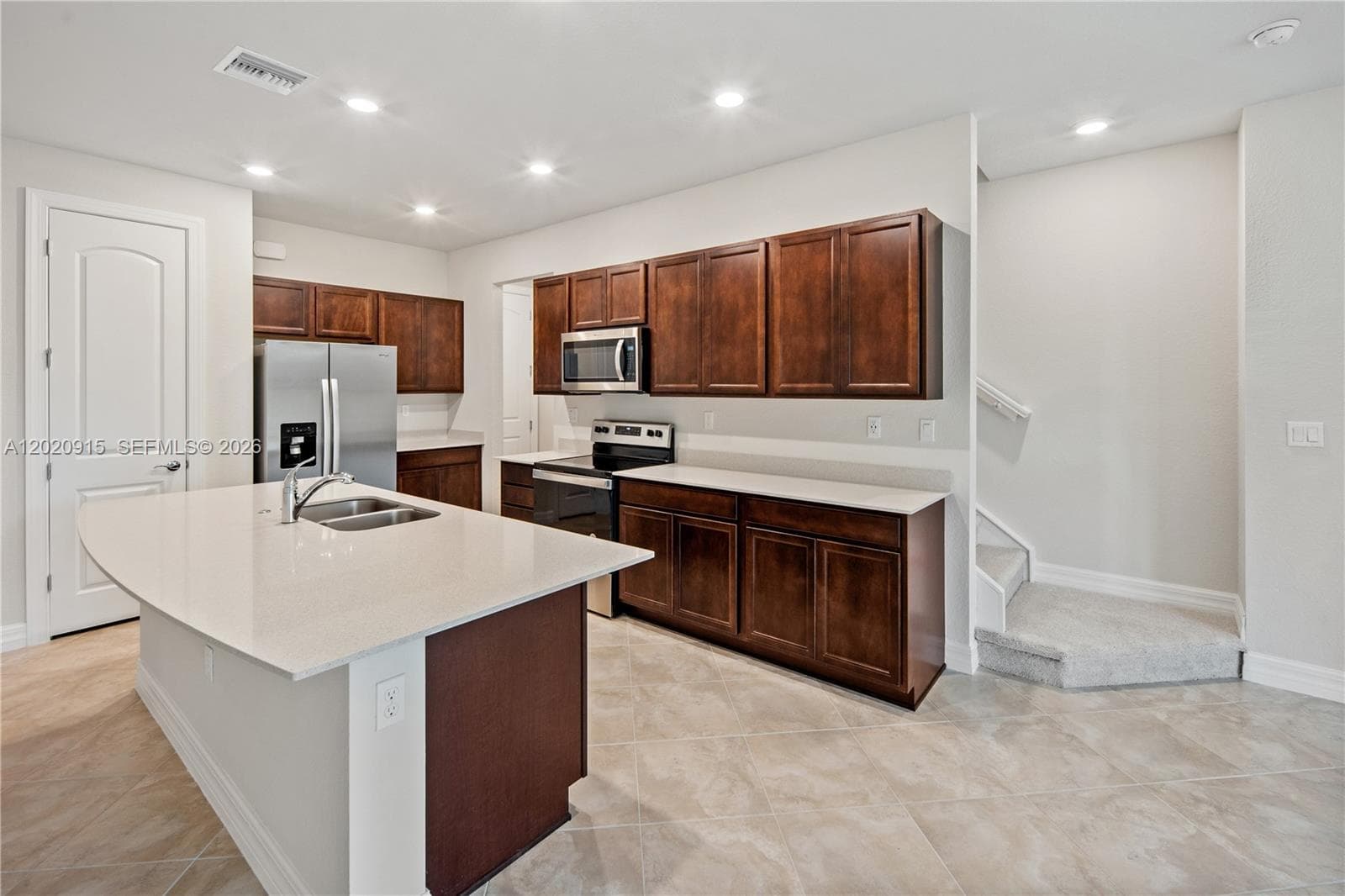 4488 E Appleton Cir E, Oakland Park, FL 33309 photo 4