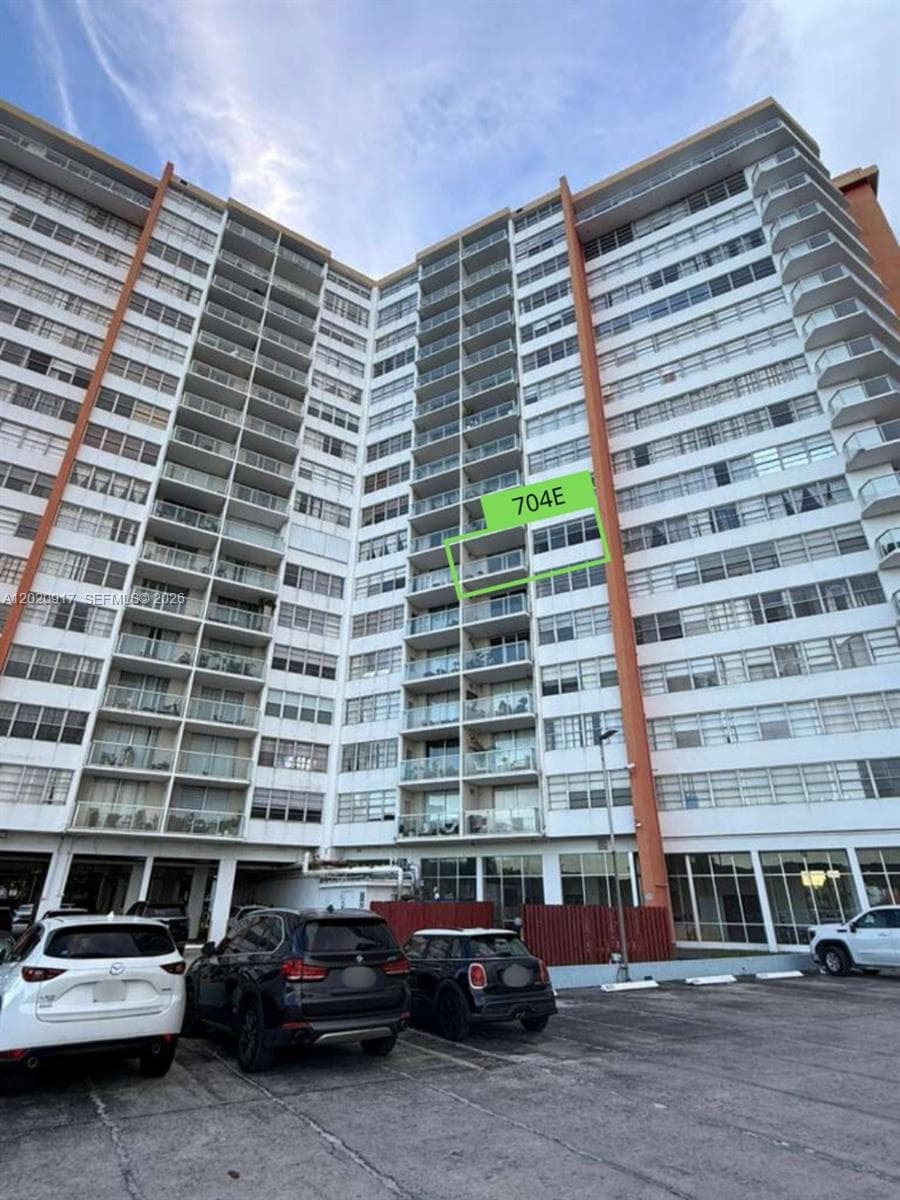 1351 NE Miami Gardens Dr # 704E, Miami, FL 33179 photo 2