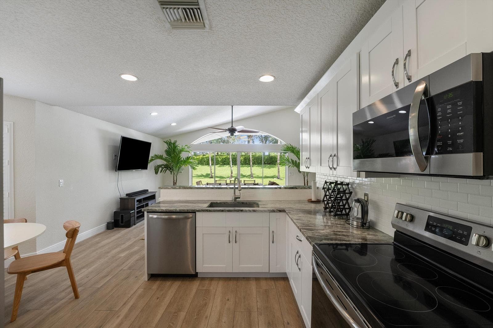 4033 Bluff Harbor Way, Wellington, FL 33449 photo 5