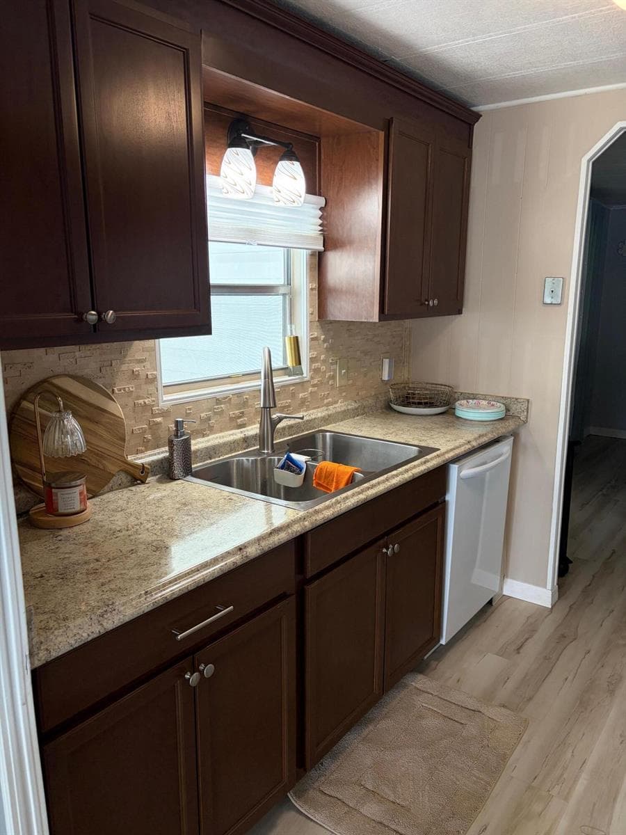 20 Flores Del Way, Fort Pierce, FL 34952 photo 3