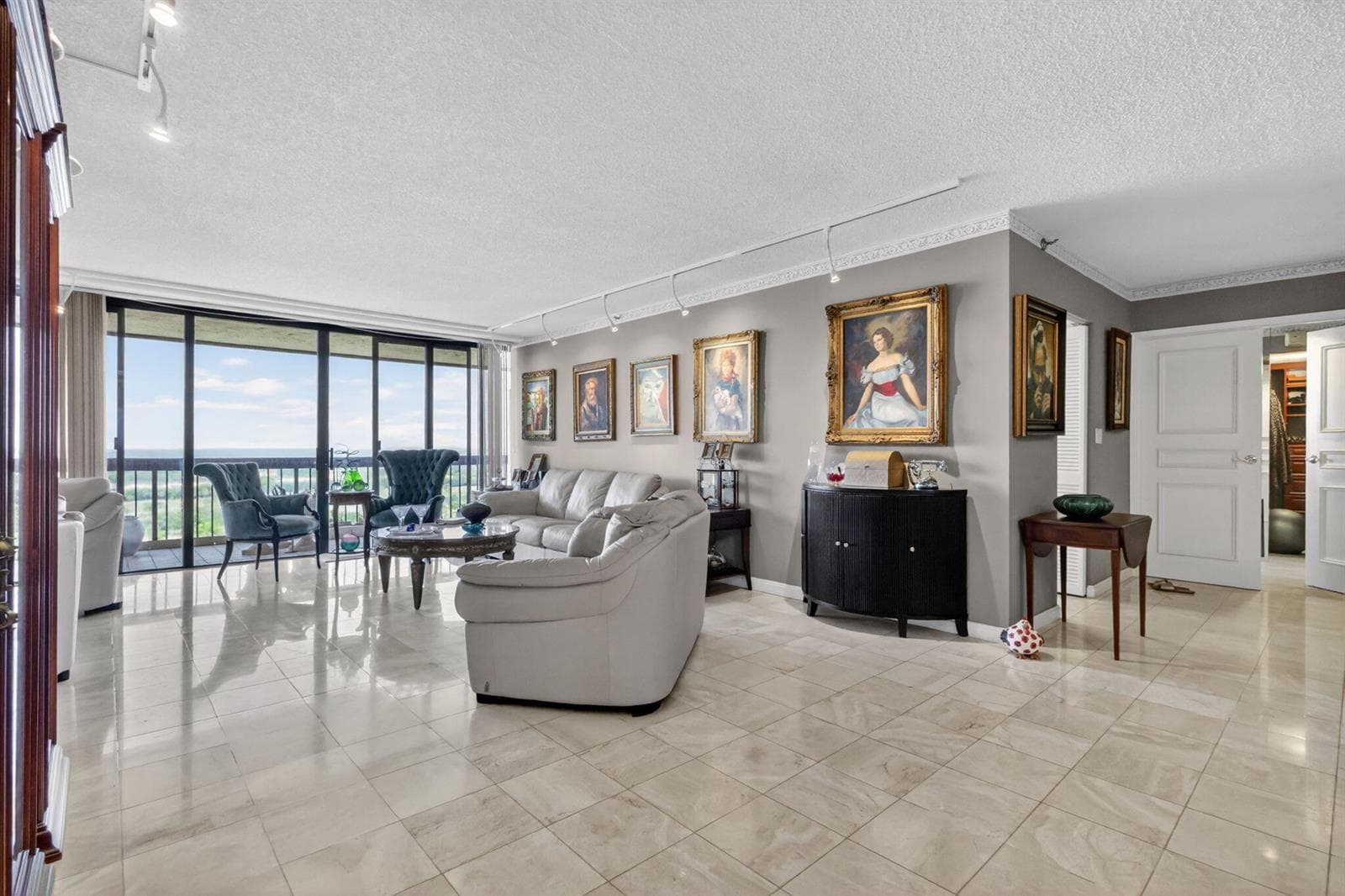 1900 Consulate Place # 1705, West Palm Beach, FL 33401 photo 5