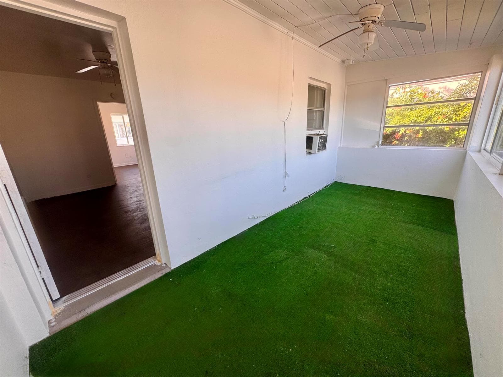 2515 Avenue E, Riviera Beach, FL 33404 photo 2