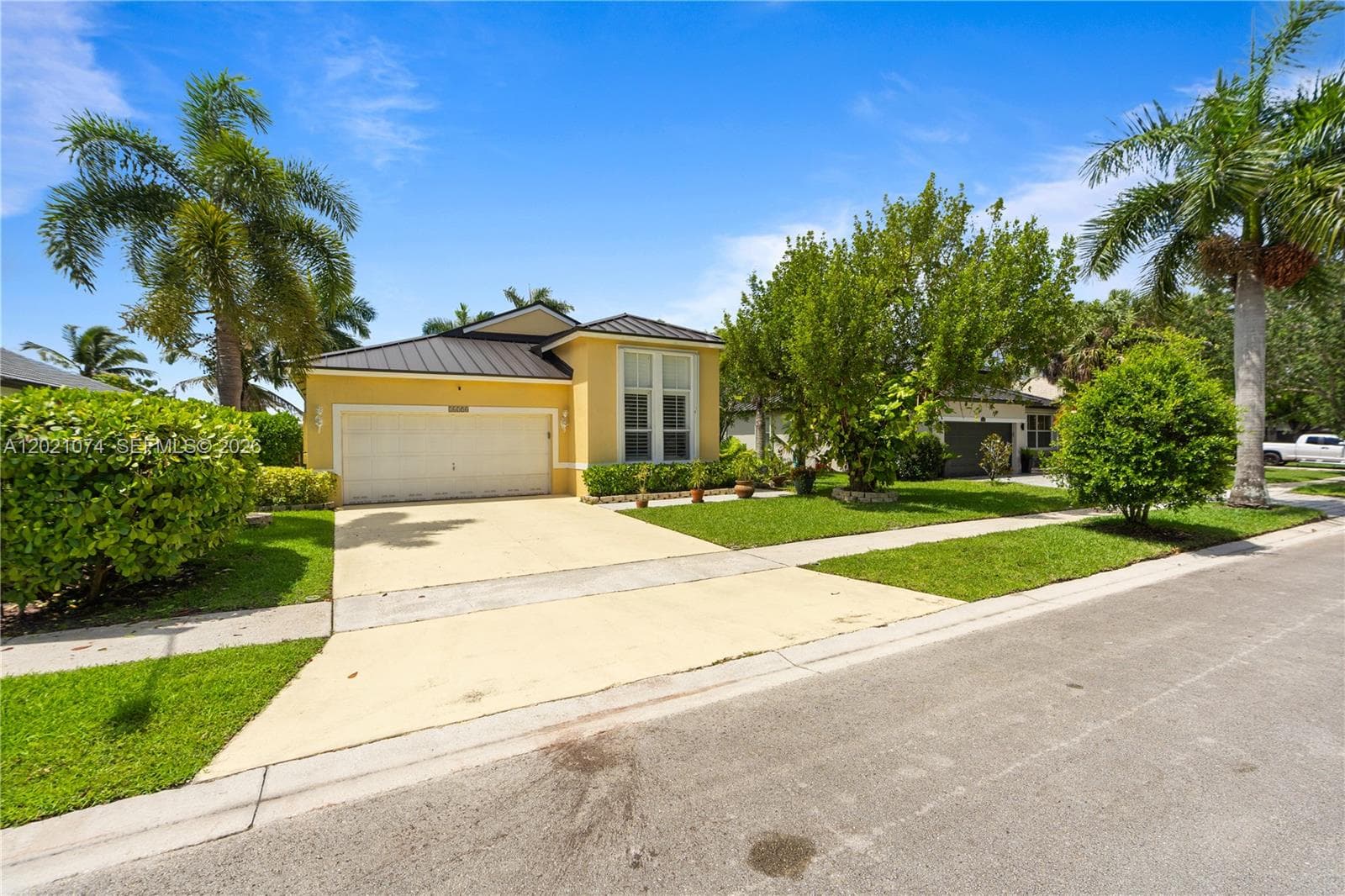 16350 SW 11th St, Pembroke Pines, FL 33027 photo 2