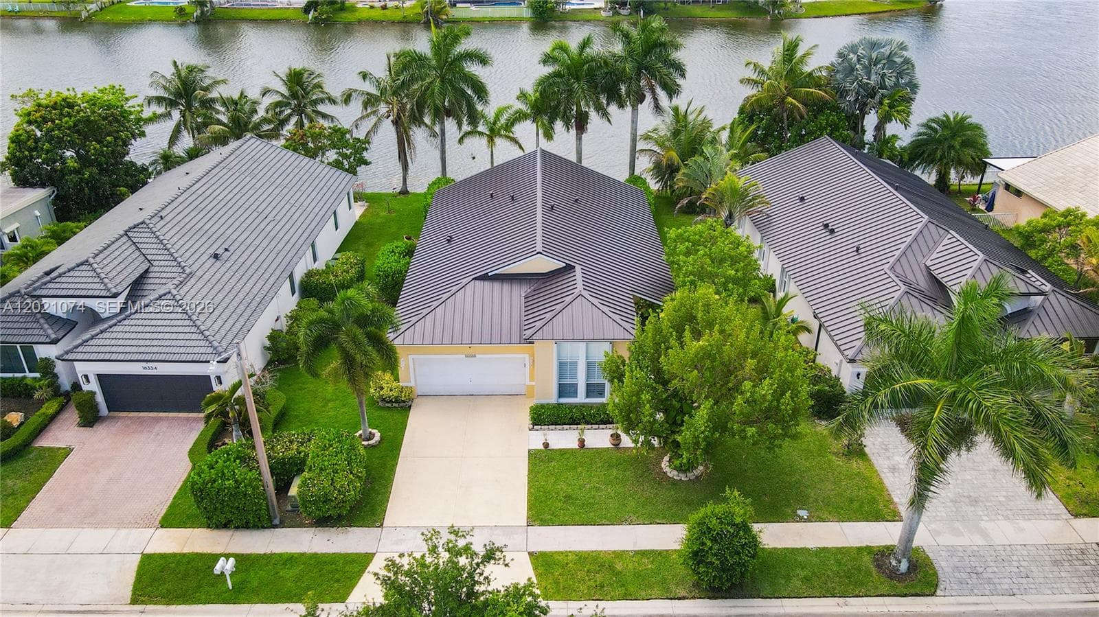 16350 SW 11th St, Pembroke Pines, FL 33027 photo 5