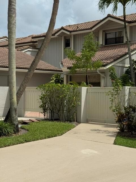 505 Prestwick Circle, Palm Beach Gardens, FL 33418 photo 4