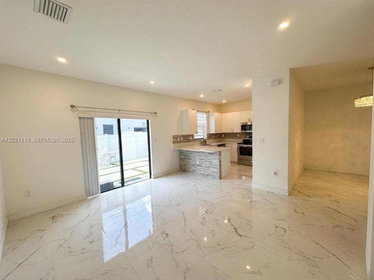 20352 NW 6th Ave, Miami Gardens, FL 33169 photo 4
